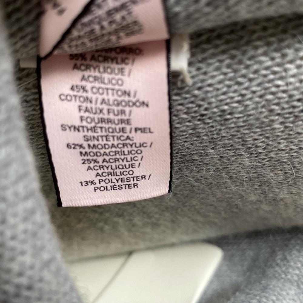 🎉HP🎉 Victoria’s Secret Pompom Slippers 💗 Gray - Picture 12 of 12